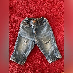 Old Navy, Medium wash jeans 0-3 months in Excellent-Brand new condition